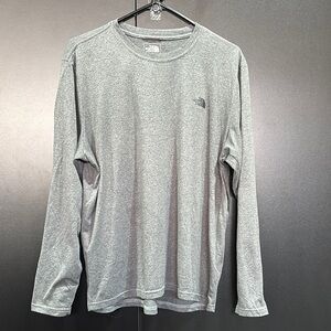 The North Face Flashdry round neck, Hi-low hem, soft stretch,logo graphic chest